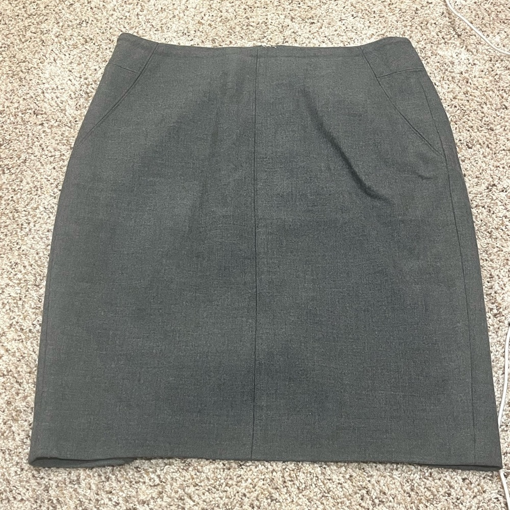Gray pencil skirt